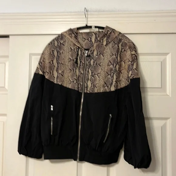 The Label Jacket - Picture 3 of 5